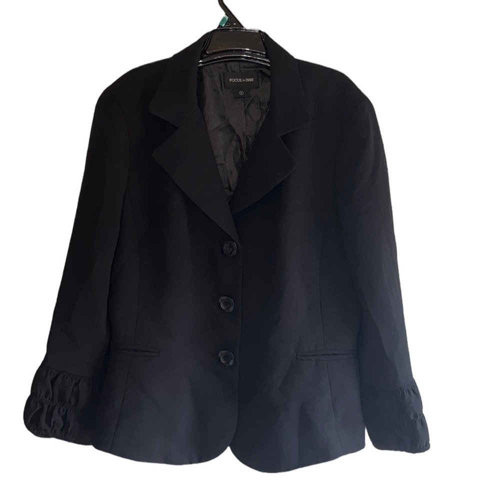 Focus 2000 vintage black short blazer suit jacket Size 6 workwear